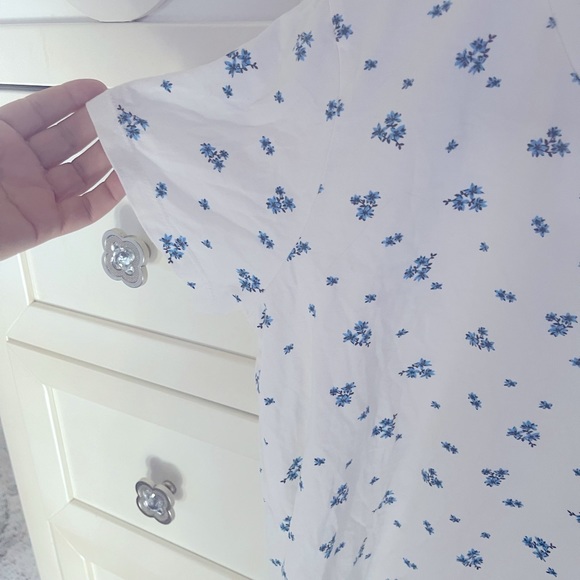 Levi’s T-Shirt S-Large . Used twice in good condition. - Picture 4 of 7